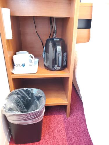 Twin Room image 10