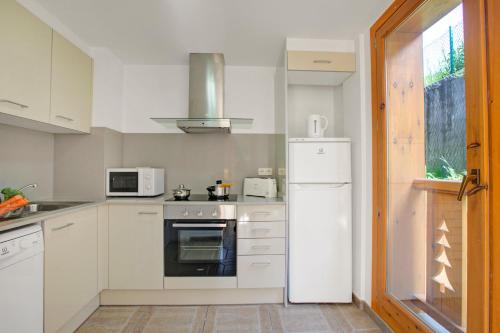 kuhinja, Andorra Friends' Ski Apartment - Happy Rentals in El Tarter