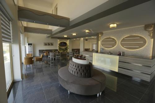 大堂, Hotel La Bella in 阿拉塞希爾