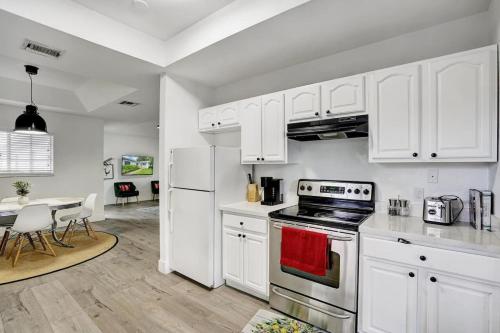 Poolside Oasis-Your Wynwood Family Retreat in Miami, USA