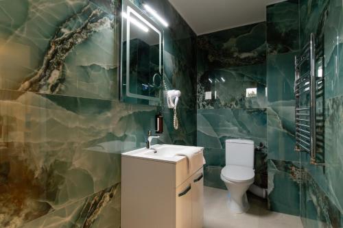 Two-Bedroom Superior Apartment image 5