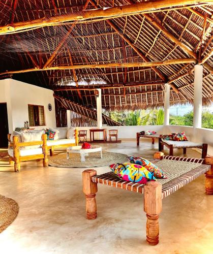 Dotări, Shira house in Watamu