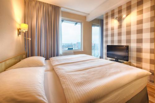 enjoy hotel Berlin City Messe - image 12