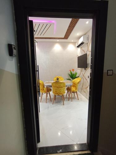 Aphrodite Elegant Apartment with Wifi, AC, & Netflix Aphrodite Elegant Apartment with Wifi, AC, & Netflix