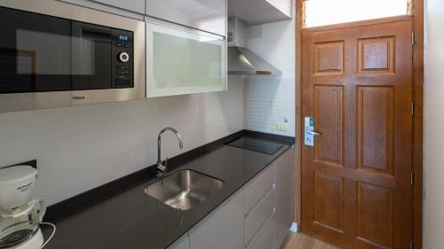 Coral Suites & Spa - Adults Only - image 9