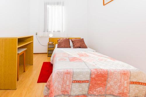 Apartment image 8