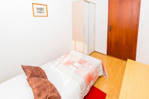 Apartment image 7