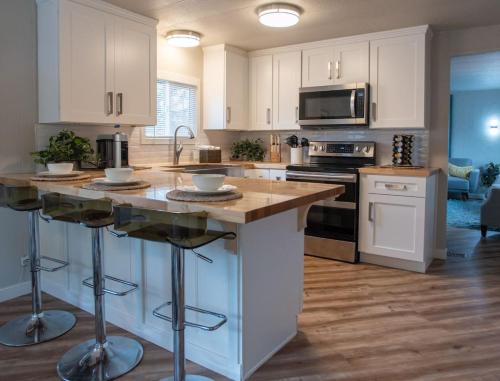 Cozy and Stylishly-Walk To The Beach - Sleeps 5 in Grayland