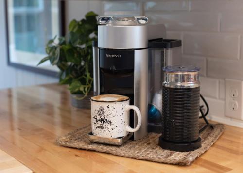 Cozy and Stylishly-Walk To The Beach - Sleeps 5 in Grayland