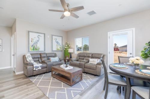. Comfy and Stylish 4 Bathrooms