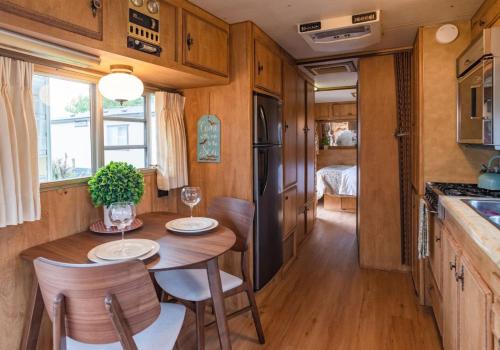 Beach Get Away Fabulous Vintage Trailer in Grayland