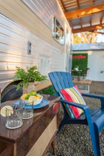 Beach Get Away Fabulous Vintage Trailer in Grayland