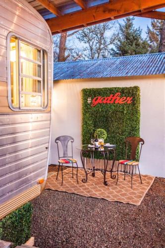 Beach Get Away Fabulous Vintage Trailer in Grayland