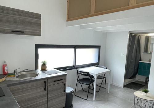 keuken, Studio indépendant Hyper centre (Studio independant Hyper centre) in Challans