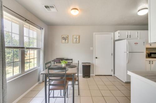 Ideally Located Lawton Retreat 4 Mi to Fort Sill! in Lawton, USA