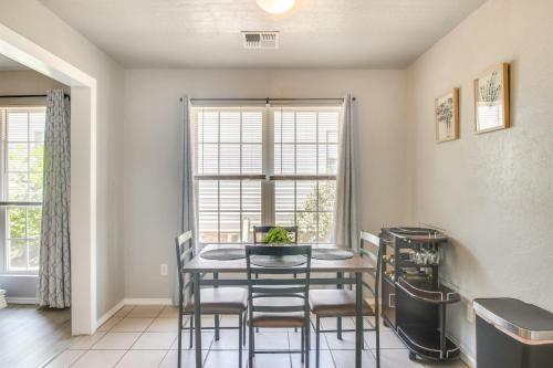 Ideally Located Lawton Retreat 4 Mi to Fort Sill! in Lawton, USA