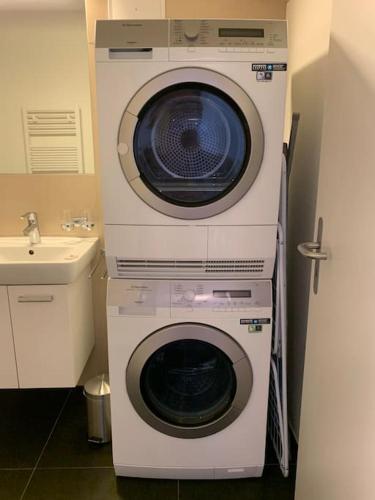 Nice and big 1BR flat in the city center - West 5, Цюрих (фото 4)