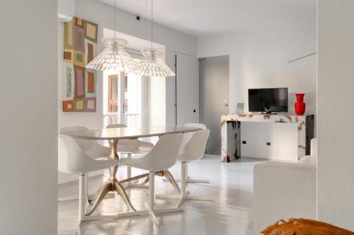 Brera - Bright and cosy 2 bedrooms apt- Via Solferino, Milan (photo 8)