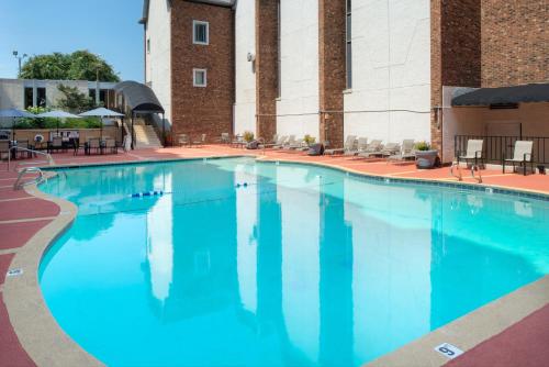 Hawthorne Inn & Conference Center - image 2