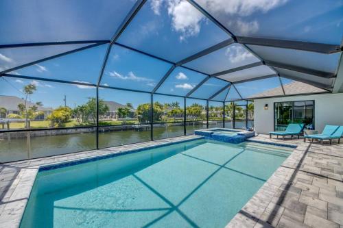 Villa Calm Waters by CoralVilla - pool & spa, cozy, Matlacha