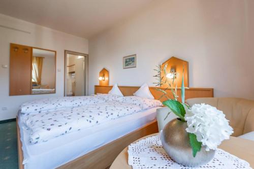 2 queen beds