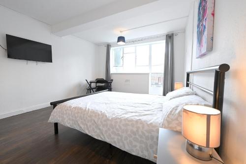 Centrally located flat in Leicester Square 4