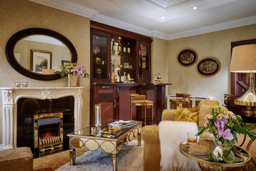 Hayfield Manor - image 11