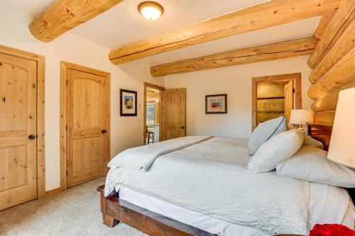 Log Cabin w/ Wraparound Deck in Breckenridge!, Breckenridge (zdjęcie 11)