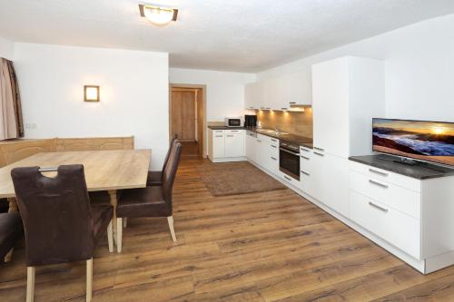 A CASA Rubin Chalet & Studio Resort Room Type - Luxury Eight-Bedroom Chalet