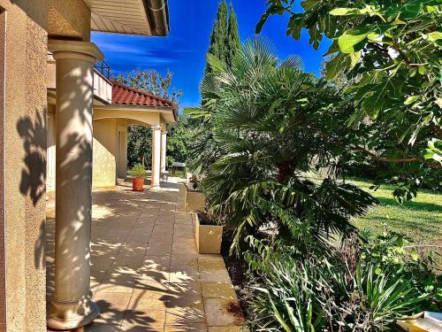 room in house in 維萊豐坦