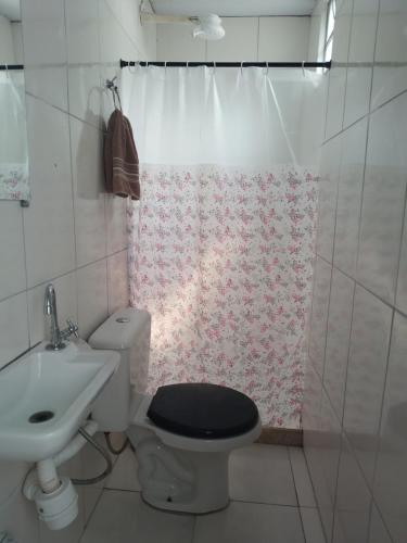 Single Room with Bathroom image 10