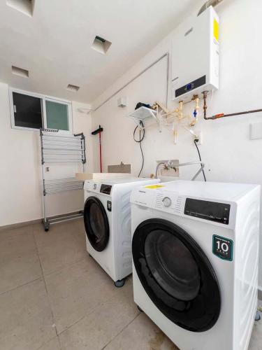 Modern Apt with Workspace in Central Queretaro