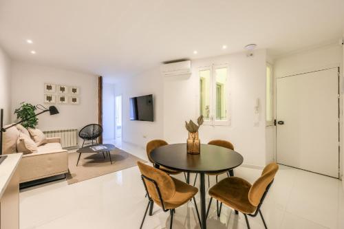 Apartamentos Embajadores XX, Madrid