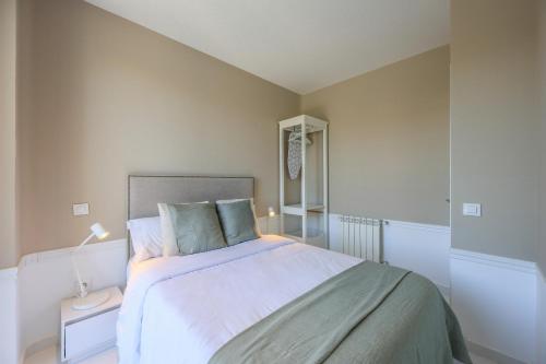 Apartamentos Embajadores XX, Madrid