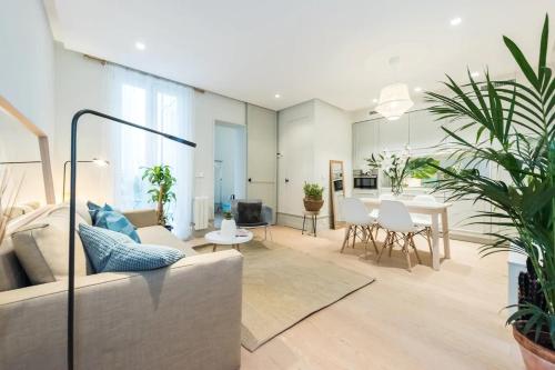 Central Madrid Apartment 60 m² + AC, Madrid (fotografie 8)