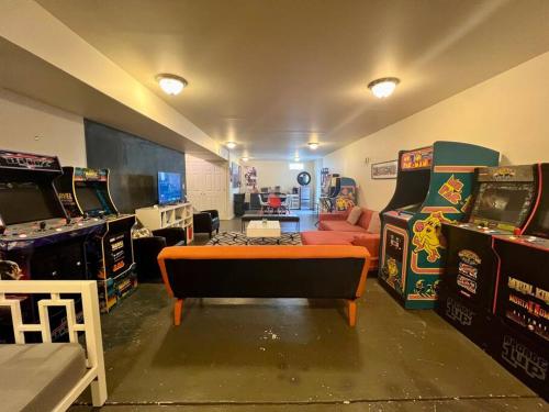 Space To Chill & Work in the Center of Everything Space To Chill & Work in the Center of Everything