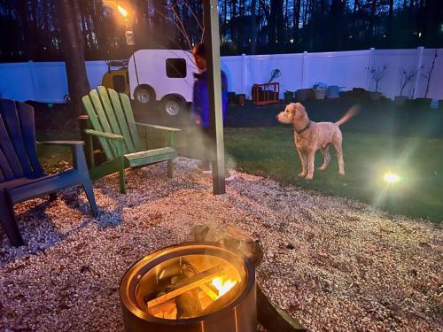 Space To Chill & Work in the Center of Everything Space To Chill & Work in the Center of Everything