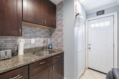 Nice 2-Bedroom condo in DC in Washington, USA