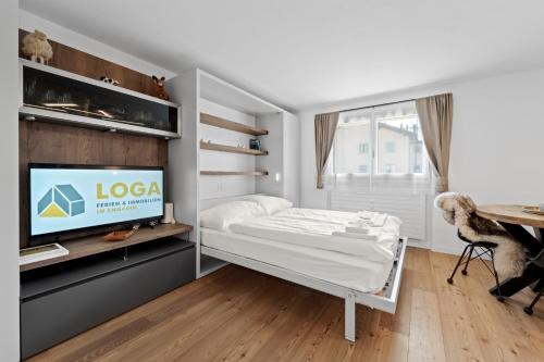 Apartment with Mountain View