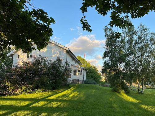 Historisk villa med klassiske detaljer