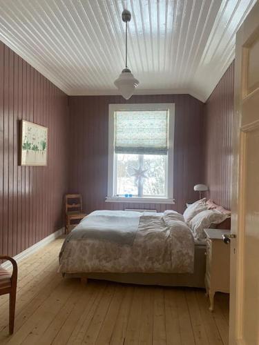 Historisk villa med klassiske detaljer in Gullor