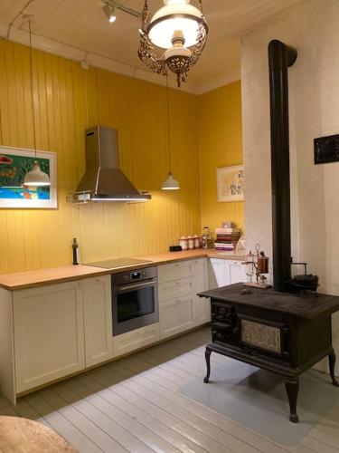 Historisk villa med klassiske detaljer in Gullor