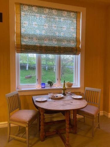 Historisk villa med klassiske detaljer in Gullor
