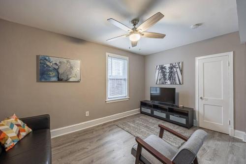 Updated Cozy 2-BR Near in Washington DC in Washington, USA