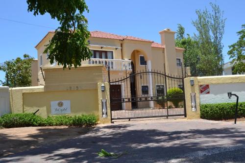 B&B Gaborone - The Capital Guest House - Bed and Breakfast Gaborone