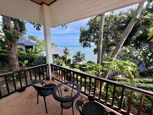 Triple Room with Sea View image 3