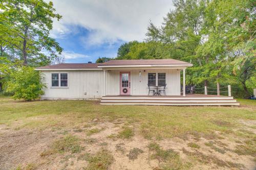 Rural Spiro Getaway with Private Deck! in Pocola, USA