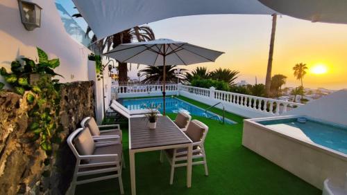 Sunset Suite - private pool and jacuzzi with oceanview 2