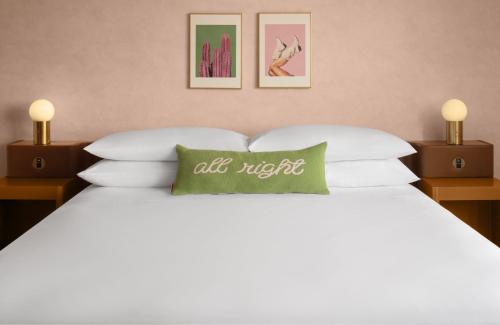 King Room image 5