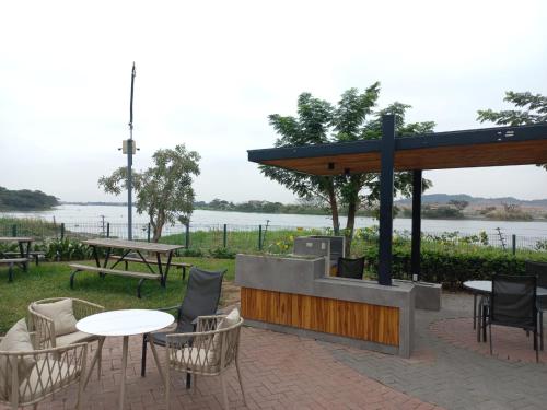 Casa de lujo amoblada en el Norte de Guayaquil in La Aurora